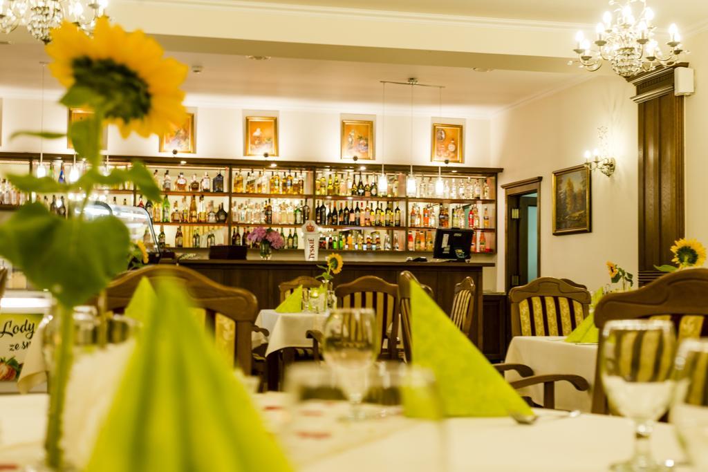Hotel - Restauracja Platan Sędziszów Małopolski Extérieur photo