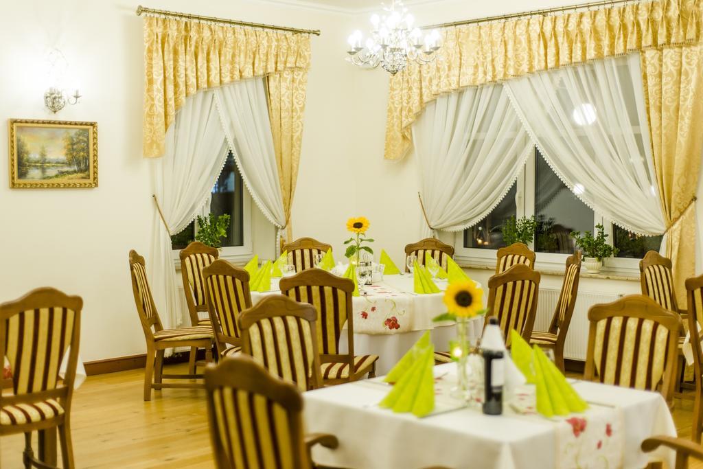 Hotel - Restauracja Platan Sędziszów Małopolski Extérieur photo